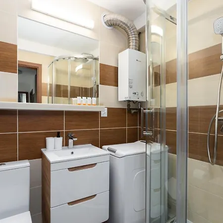 Dabrowskiego By Renters 아파트 *